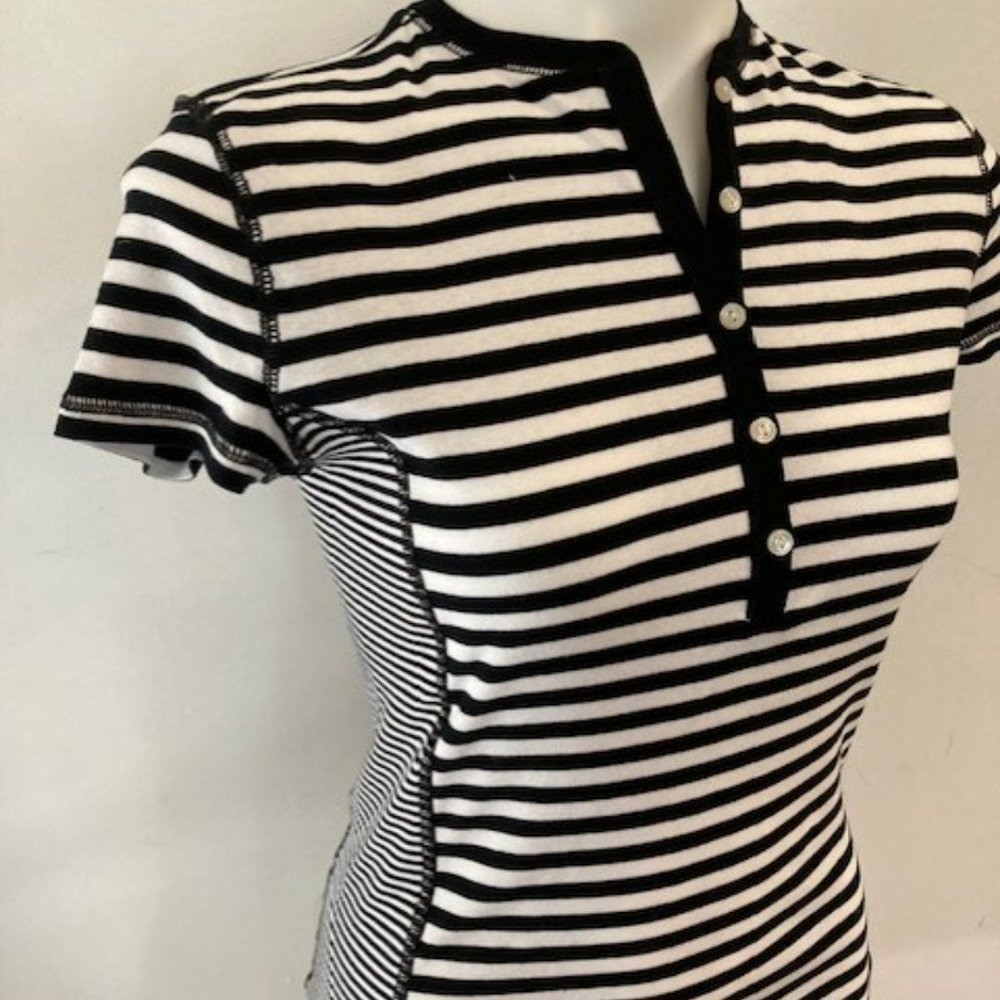 NWT Women's NAUTICAL STRIPED SHORT SLEEVE TOP - BLACK & WHITE - Sz Small